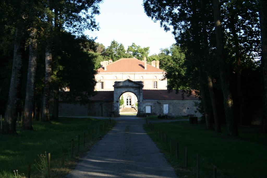 Bed and Breakfast Chateau De L'Oiseliniere Gorges  Экстерьер фото